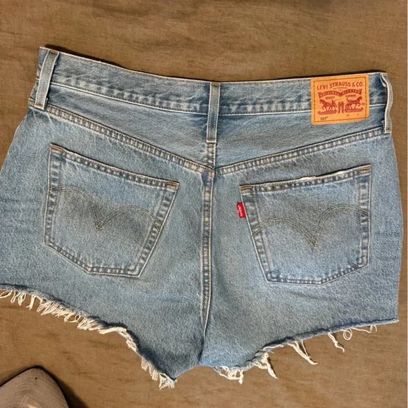 Levi’s 501 distressed Jean shorts - Picture 6 of 9
